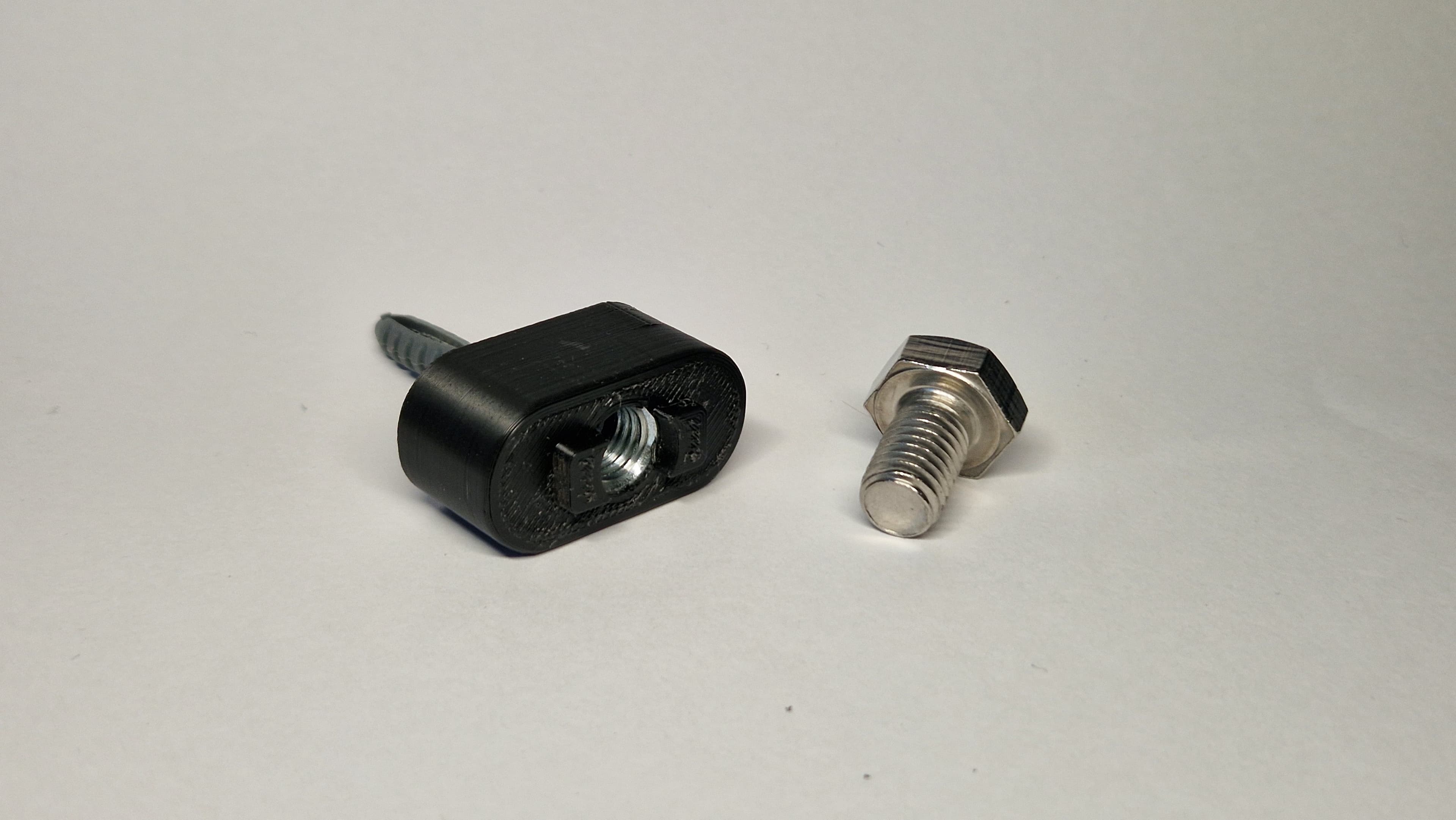 Druk 3D — system montażu tablic perforowanych